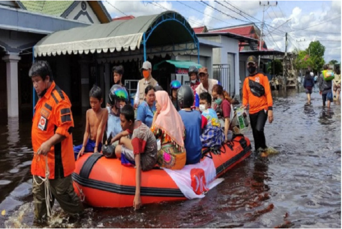 Bantuan banjir DPD PKS