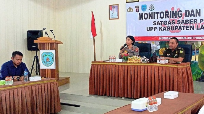 Ketua Pelaksana UPP Satgas Saber Pungli Kabupaten Lamandau, Kompol Novalina Tarihoran, memimpin Monev program kerja tahun 2023. (FOTO:Bib/Free)