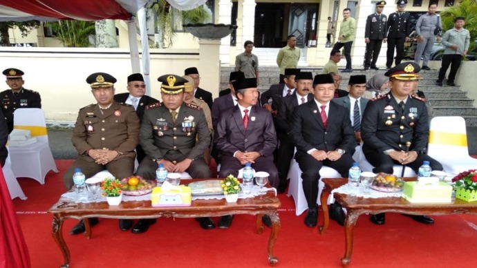 Komandan Kodim 1017/lmd Letnan Kolonel Arm Ari Sugiharto, saat menghadiri HUT ke 77 Bhayangkara di halaman Kantor Bupati Lamandau, Sabtu (1/7/2023). (FOTO:BIB/FREE)
