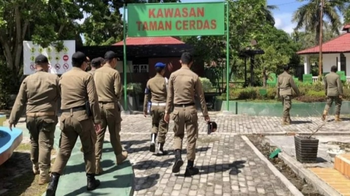 Jajaran Satpol PP Kabupaten Katingan, ketika melakukan kegiatan patroli di wilayah Kabupaten Katingan. (FOTO : SATPOL PP KABUPATEN KATINGAN)