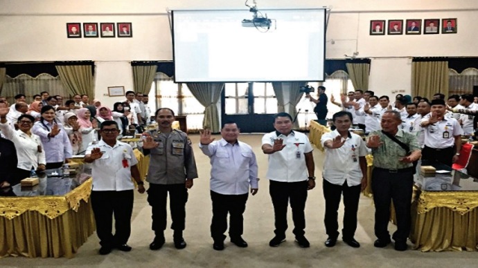 Bupati Kotim H Halikinnor menghadiri acara rembuk stunting tahun 2023, di Aula Sei Mentaya Kantor Bappelitbangda, Rabu (12/7). (FOTO : RUSLI/KP)