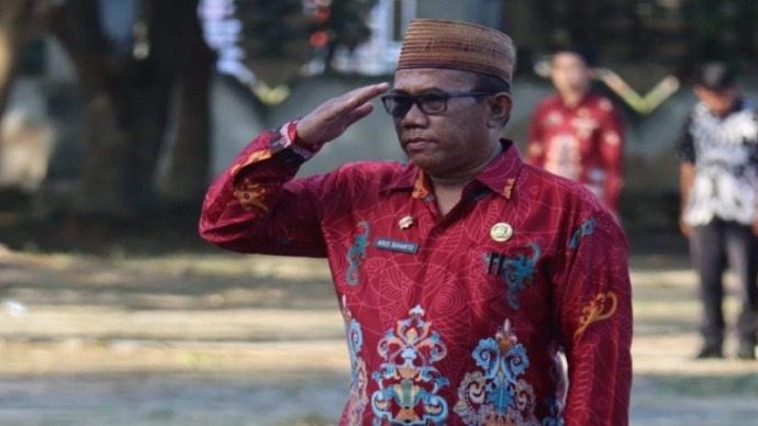 Asisten Pemerintahan dan Kesejahteraan Rakyat Sekretariat Daerah (Setda) Seruyan, Agus Suharto. Saat gladi rangkaian upacara peringatan HUT Seruyan di Halaman Kantor Bupati Seruyan, Kamis (3/8). (FOTO : PROKOM SERUYAN).