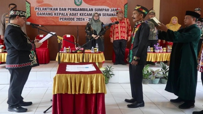 Damang Bertugas Menegakkan Budaya Dan Adat Istiadat Dalam Pembangunan   19 Kotim Damang 