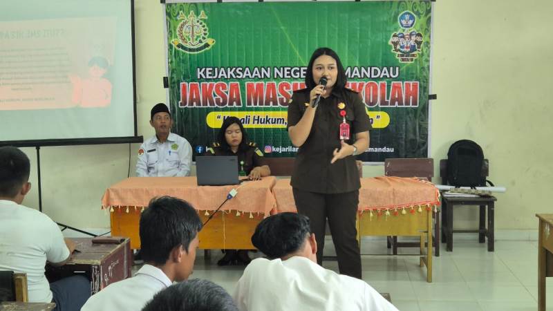 jaksa masuk sekolah