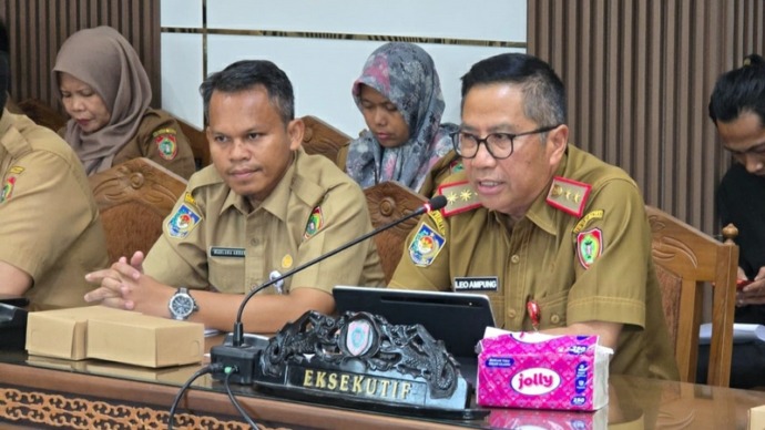 Kepala Bappedalitbang Provinsi Kalteng Leonard S. Ampung menghadiri RDP, Selasa (4/2/2025). (MMC KALTENG)