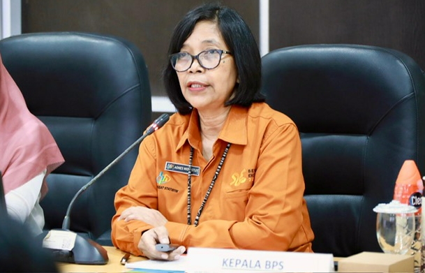 Kepala BPS Kalteng Agnes Widiastuti saat memaparkan pertumbuhan ekonomi 2024 di Kantor BPS Kalteng, Rabu (5/2). (HAFIDZ/PROKALTENG)
