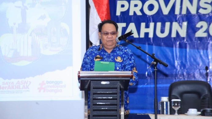 Sekretaris DLH Provinsi Kalteng Noor Halim saat menyampaikan sambutan pada Senin (17/2/2025). (MMCK KALTENG)