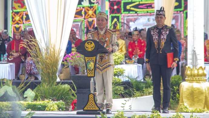 17_Gubernur Agustiar