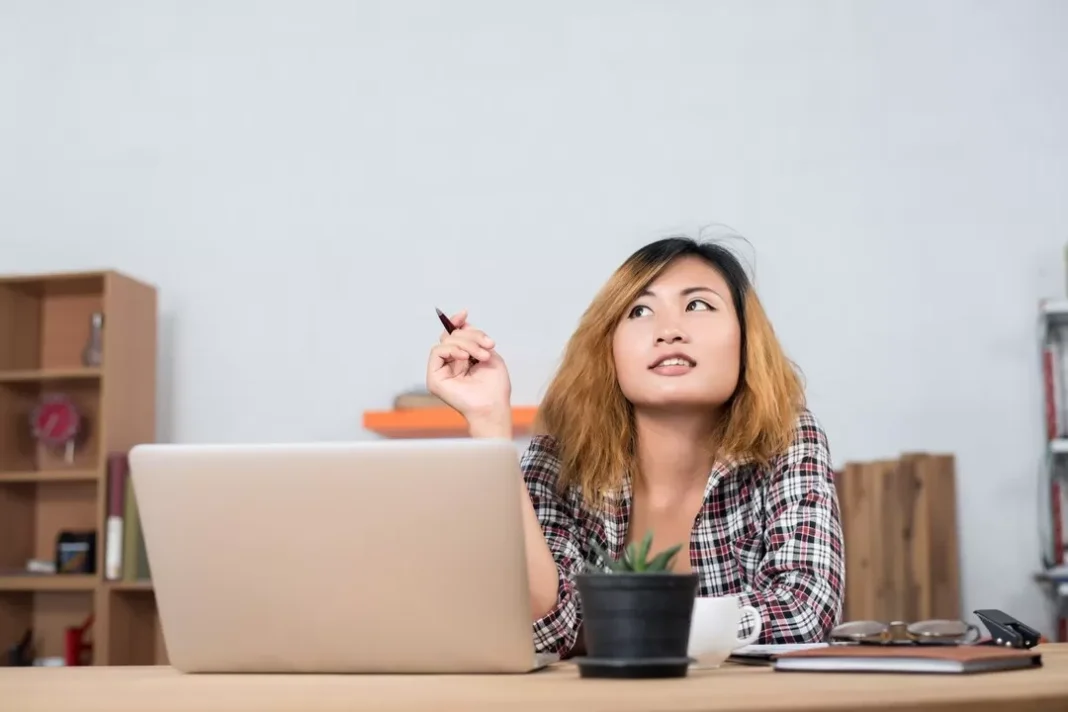 woman-thinking-work_1150-104-4096582004