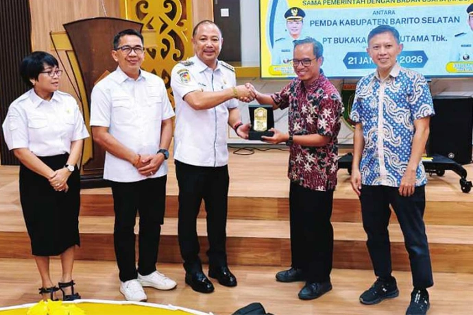 Bupati Barsel Eddy Raya Samsuri menggelar audiensi dengan badan usaha di Aula Setda Barsel, Selasa (211).