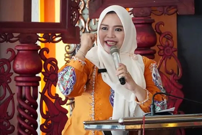 Dina Maulidah