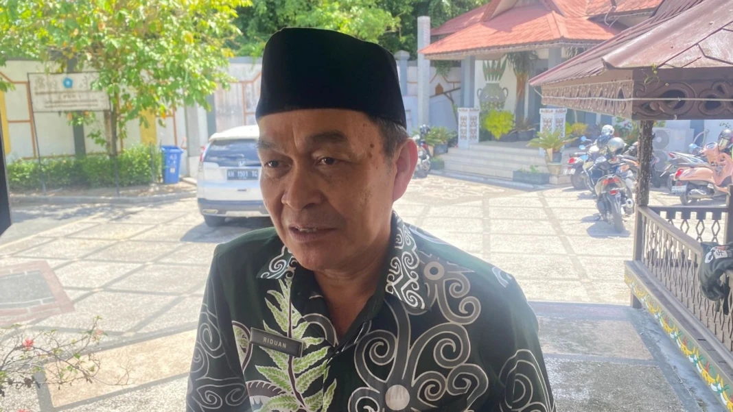 Plt. Kepala Dinas Sosial Kota Palangka Raya, Riduan. (Anandri/Prokalteng.co)