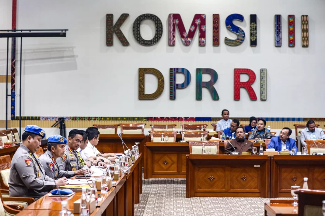 JKT_RDP-Komisi-III-dengan-Kapolrestabes-Semarang-Bahas-Penembakan-Siswa_Salman-Toyibi-3JPG-2330582148