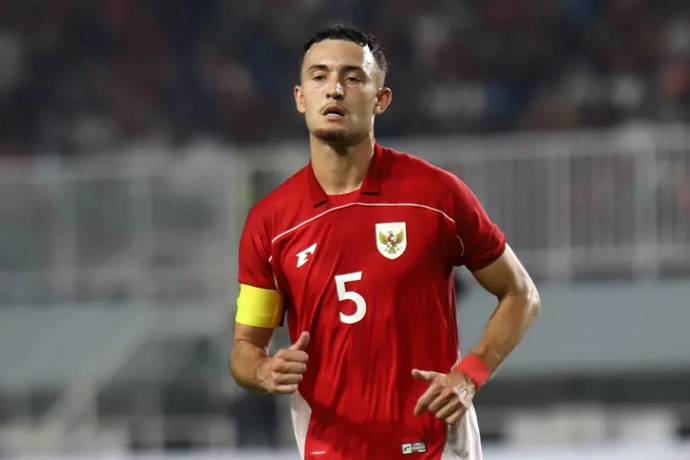 Kapten Timnas U-22 Indonesia Ivar Jenner pada laga uji coba melawan Mali di FIFA Match Day di Stadion Pakansari, Kabupaten Bogor, Jawa Barat, Sabtu (15112025). (Dery Ridwansah JawaPos.com)