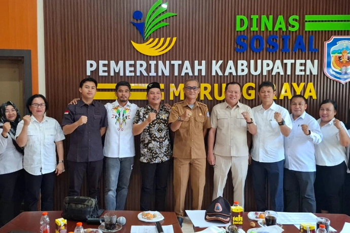 Komisi III DPRD Murung Raya saat melakukan rapat bersama Dinas Sosial Murung Raya.