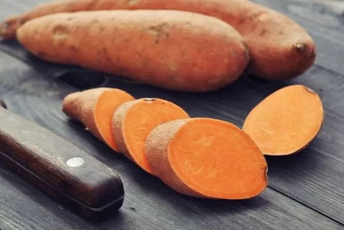 Manfaat Ubi Jalar yang memiliki kandungan serat dan vitamin A untuk mendukung kesehatan tubuh. (Freepik.com)