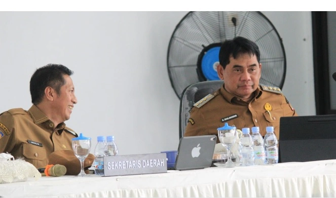 10_Bupati Shalahuddin