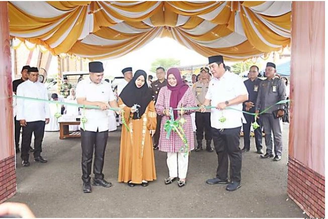 bupati resmikan pasar ramadan