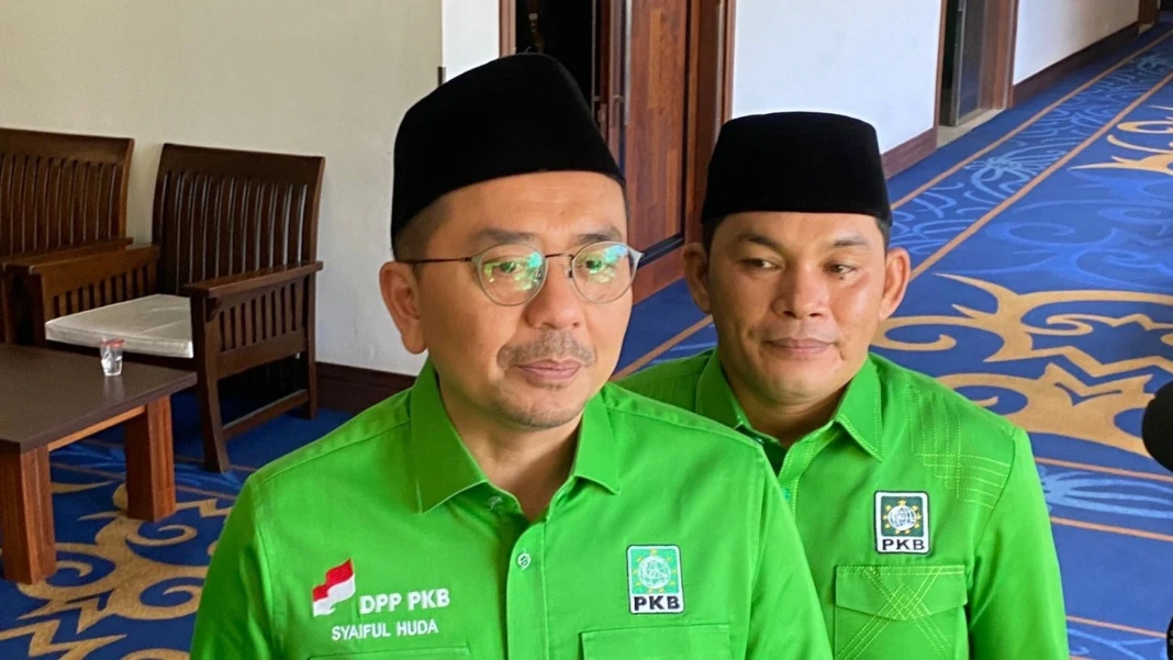 Ketua Dewan Pimpinan Wilayah Partai Kebangkitan Bangsa Jawa Barat, yang juga Wakil Ketua Komisi V DPR RI, Syaiful Huda didampingi Ketua DPW PKB Kalteng, Rahmanto Muhidin. (Anandri/Prokalteng.co)