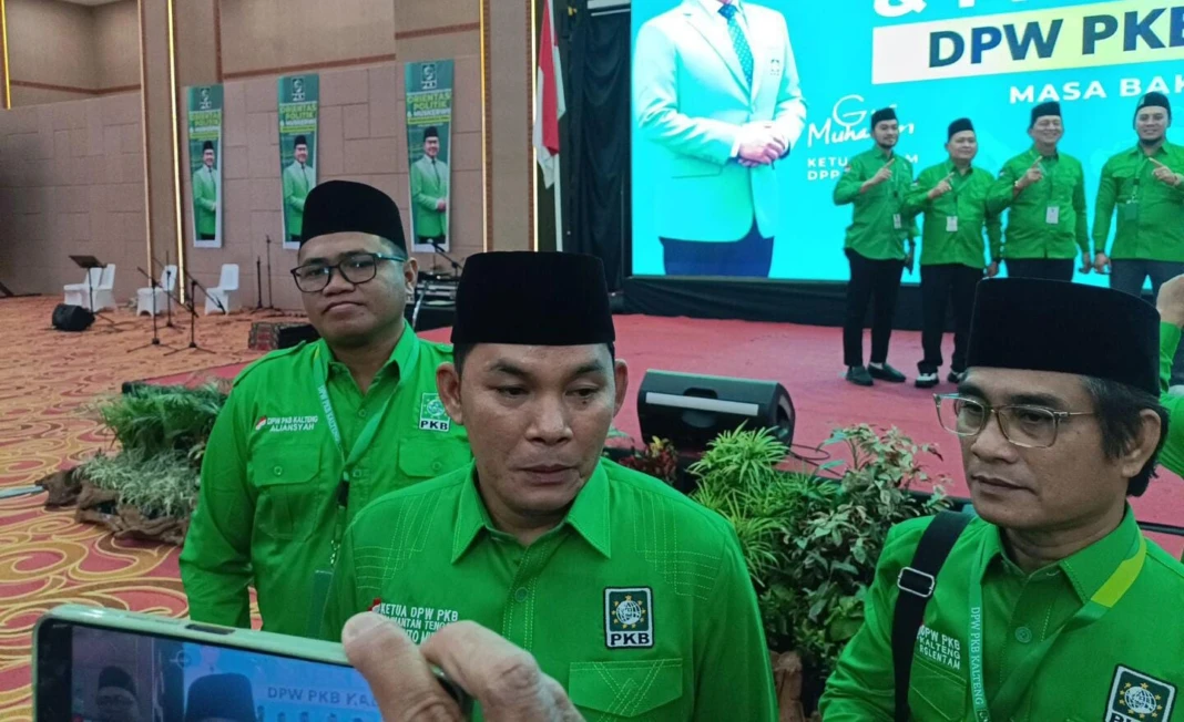 Ketua DPW PKB Kalteng, Rahmanto Muhidin, saat diwawancarai usai pengukuhan DPW PKB Kalteng di Hotel Bahalap, Palangka Raya, Sabtu (14/2). (Foto: Ist)