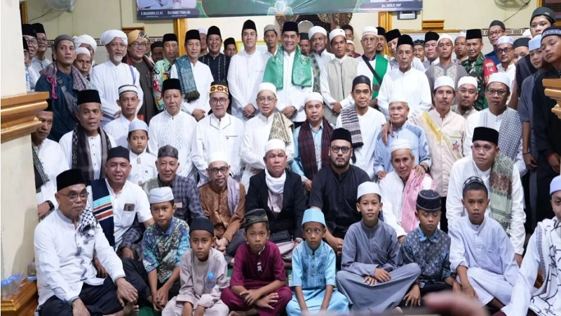 14_Bupati Shalahuddin