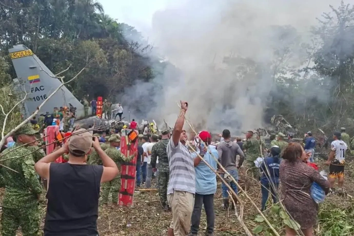 Pesawat Jatuh