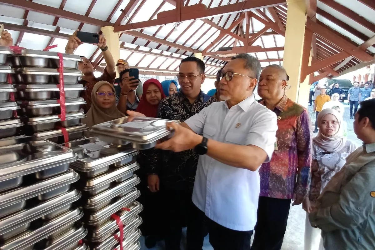 Zulhas Warning  Program Makan Bergizi Gratis! Menu Tak Layak, SPPG Bisa Ditutup