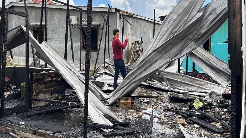 14_Rumah Terbakar