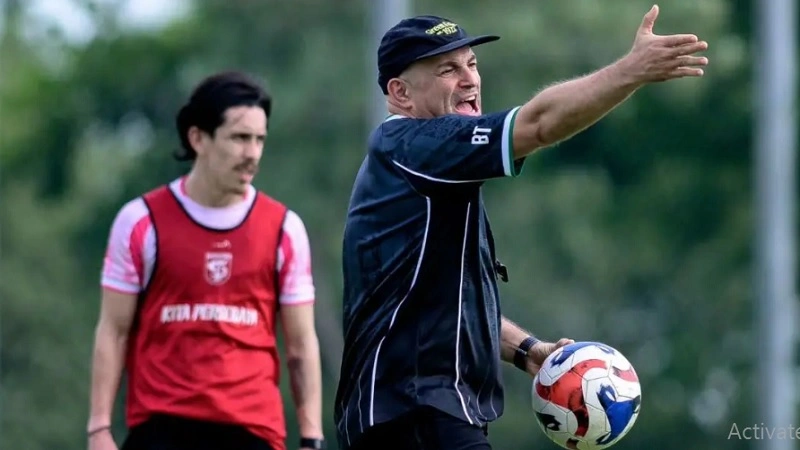 Luka Makin Dalam! Kalah dari Madura United, Posisi Bernardo Tavares Kian Disorot Tajam