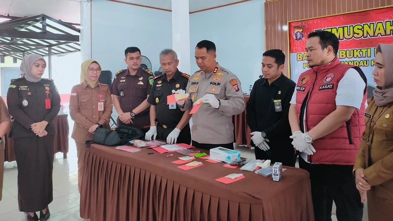 21_Lamandau_Musnahkan Barbuk
