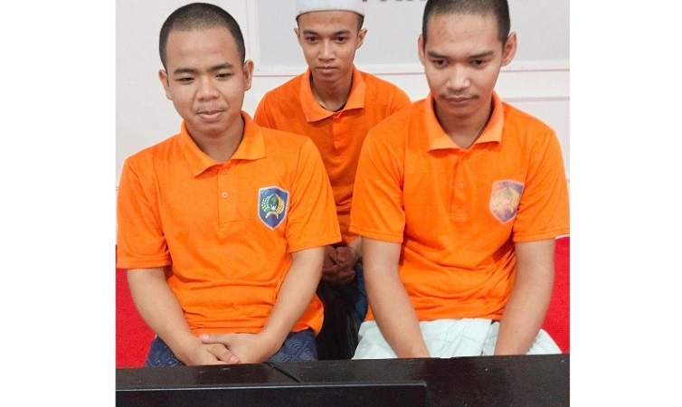 Bawa 50 Gram Narkoba Diupah R10 Juta, Tiga Kurir Sabu Lintas Provinsi Jalani Sidang Perdana