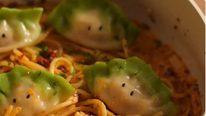 Gyoza Pasta Chili Oil: Perpaduan Unik Dumpling dan Pasta Creamy Pedas