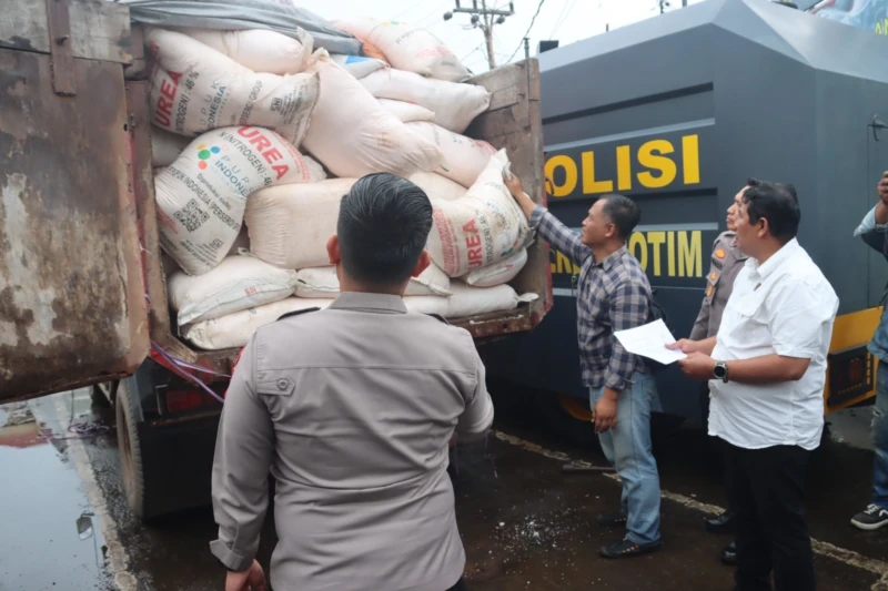 Polres Kotim Bongkar Penyalahgunaan Pupuk Subsidi, Amankan 180 Karung