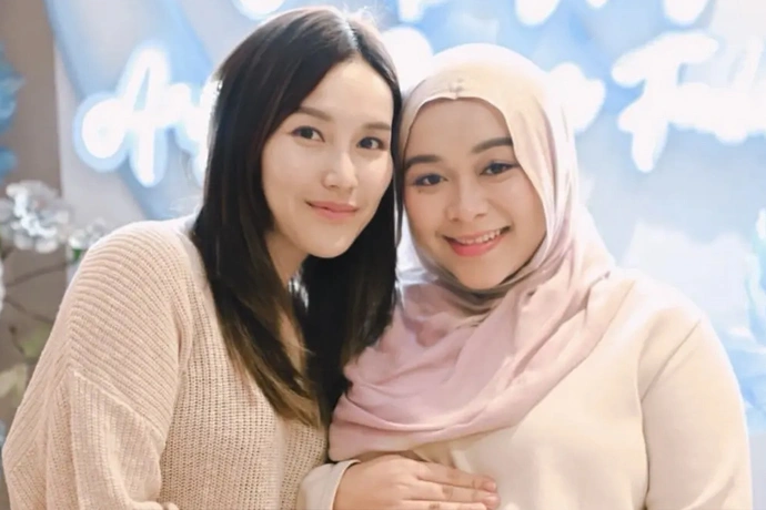 Ayu Ting Ting Dampingi Persalinan Adik, Tanggapi Sumpah Serapah Warganet