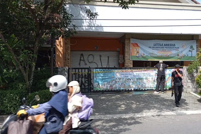 Gedung Daycare Little Aresha di Jogja Dipenuhi Coretan Kecaman