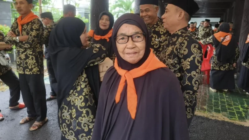 Inspiratif, Nenek 77 Tahun di Kotim Berangkat Haji dari Hasil Mengaji dan Menjahit