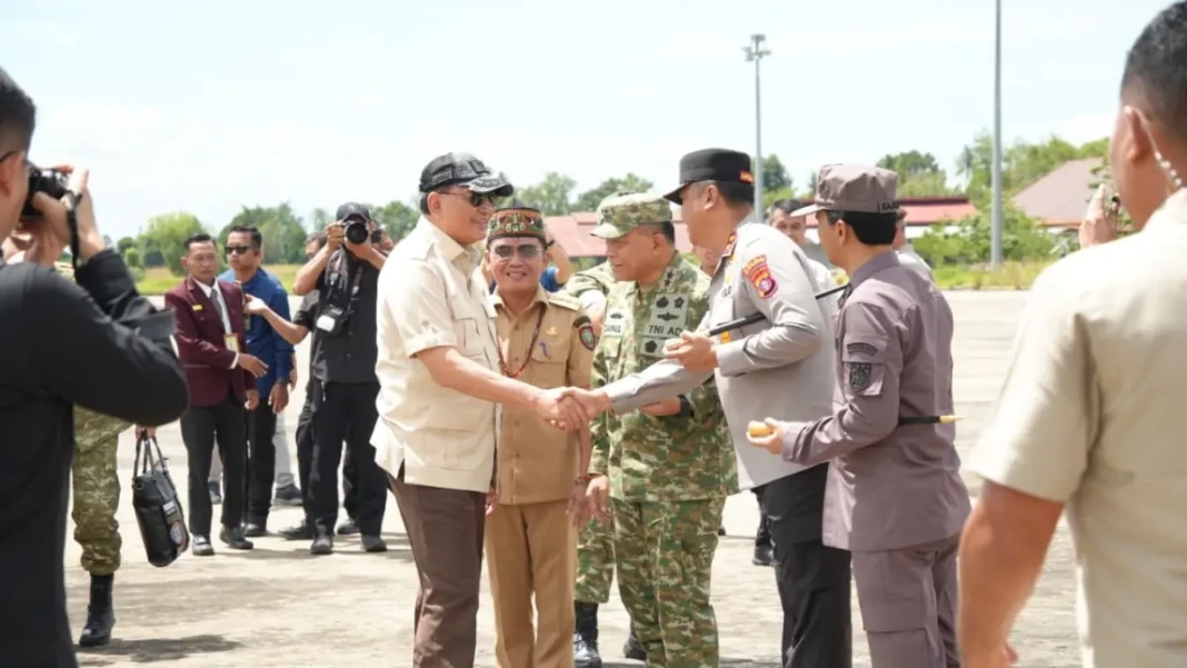 gubernur-agustiar-sabran-menyambut-rombongan-satgas-pkhhumas-polda-PZReR