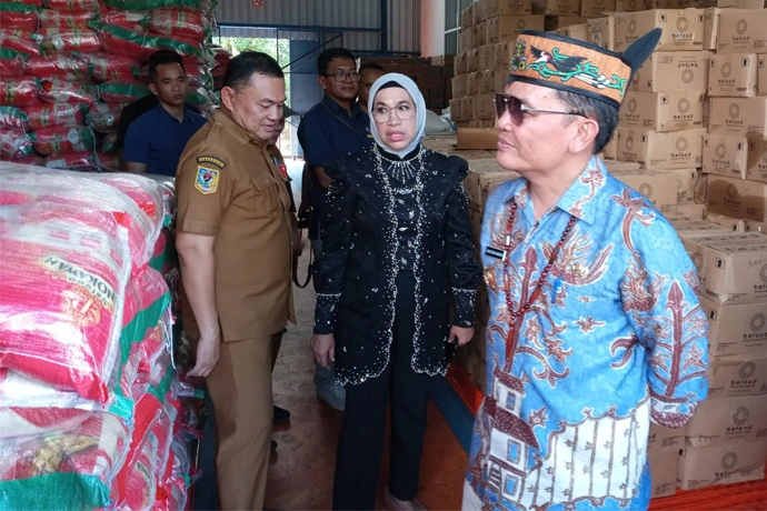 Pastikan Stok Pangan Aman dan Harga Terkendali, Gubernur Kalteng Tinjau Gudang Bulog