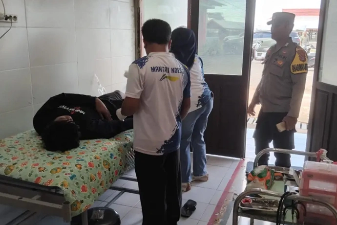 Ribut Persoalan Keluarga, Anak dan Ayah Tiri di Desa Tanjung Dewa Saling Serang Pakai Sajam