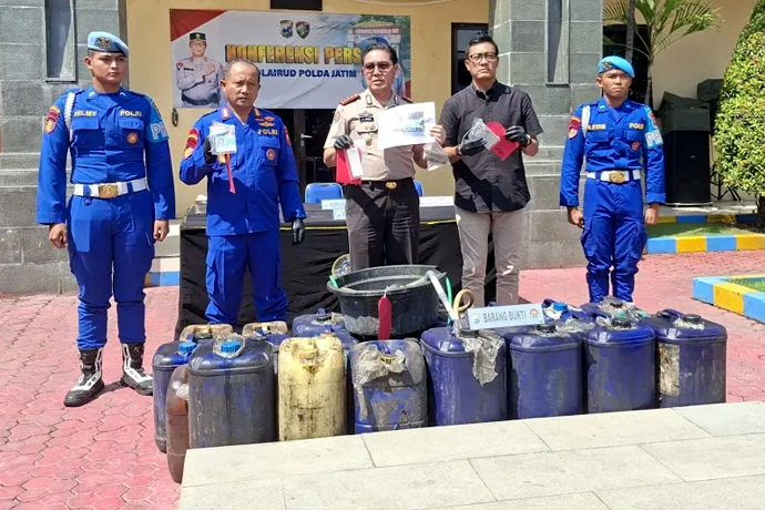 Hendak Dikirim ke Pangkalan Bun, 930 liter Solar Subsidi Terbongkar di Pelabuhan Tanjung Perak