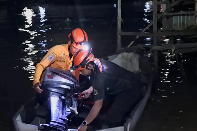 Kencing di Pinggir Sungai Martapura, Seorang Remaja Kejang-kejang Lalu Tenggelam