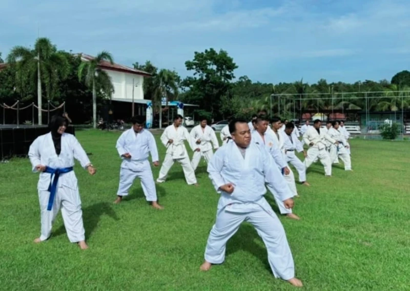 Bukan Kejar Buronan, Polisi Lamandau Unjuk Jurus di Ujian Beladiri Semester I 2026