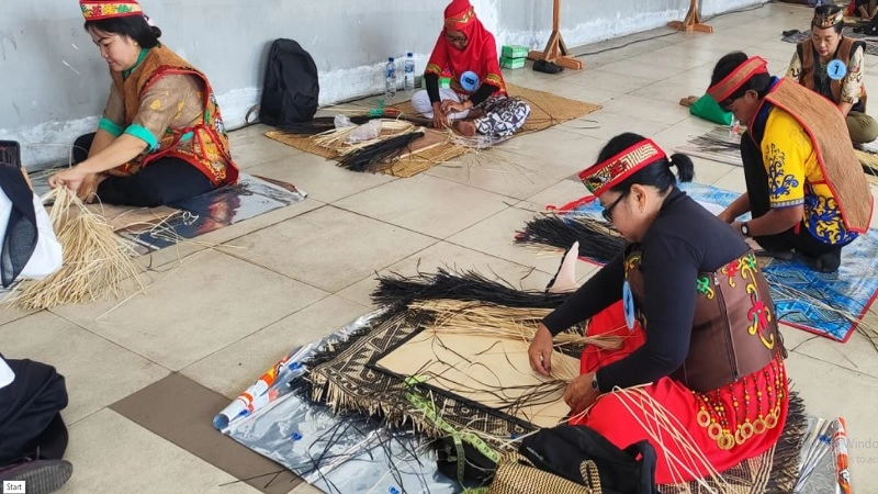 19_Lomba Menganyam