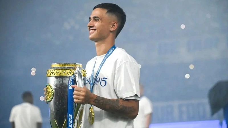 Gelar Spesial Eliano! Trofi Pertama Sepanjang Karier Profesionalnya Sebagai Pesepak Bola