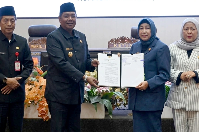 DPRD Barito Utara Serahkan Rekomendasi LKPJ Bupati 2025, Ini Catatan Pentingnya
