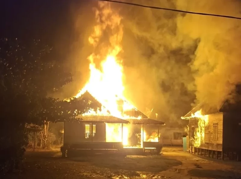 Kebakaran Hebat di Katingan Tengah, 4 Rumah Warga Hangus Dilalap Api