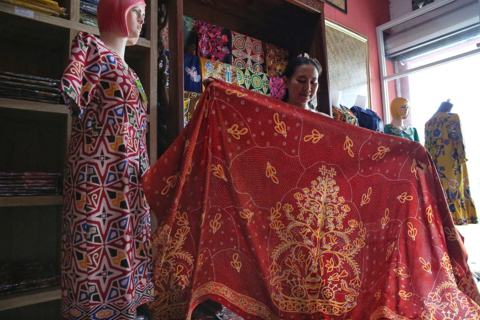 Dprd Palangka Raya Dorong Inovasi Benang Bintik, Jangan Kehilangan Identitas Lokal