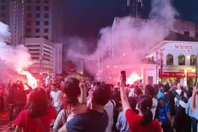 Kembang Api Membara, Kota Bandung Berpesta Sambut Persib Juara