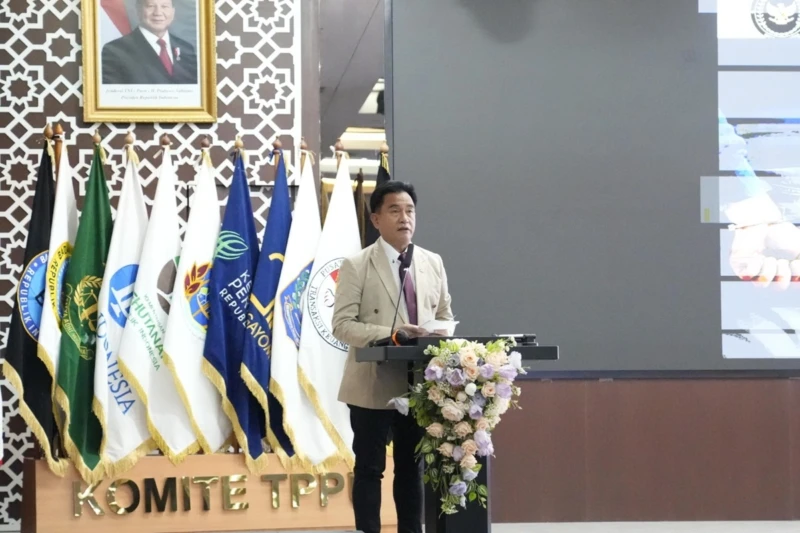 Menko Yusril Sebut Larangan Nobar Pesta Babi Hanya Soal Administrasi
