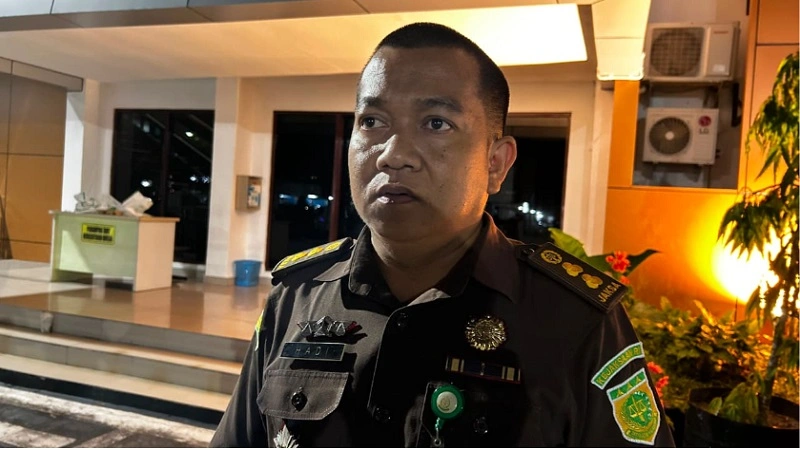 Tersangka Korupsi Pascasarjana UPR Prof Yetrie Ludang Ditahan, Beri Sinyal Ada Tersangka Baru